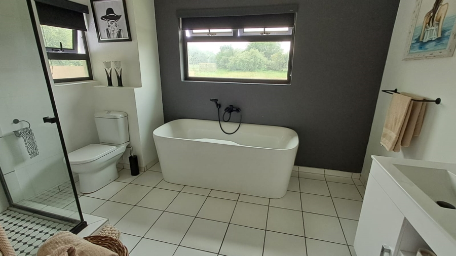 4 Bedroom Property for Sale in Vaal de Grace Golf Estate North West